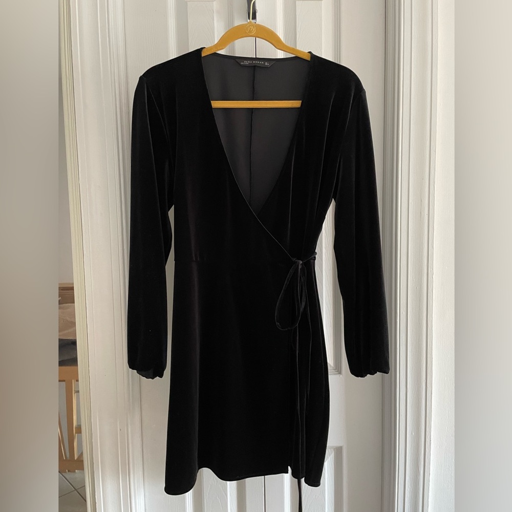 Zara Black Velvet Side-Tie Long Sleeve Dress